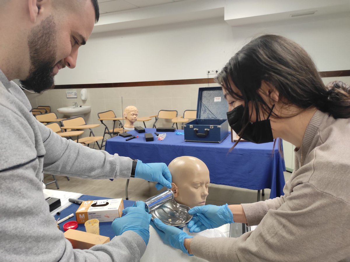 UCAM_Enfermeria's tweet photo. ➡️Los seminarios de otorrino de este cuatrimestre nos han dejado momentos como estos 👂👃
#otosim https://t.co/yxF1yk7j1B
