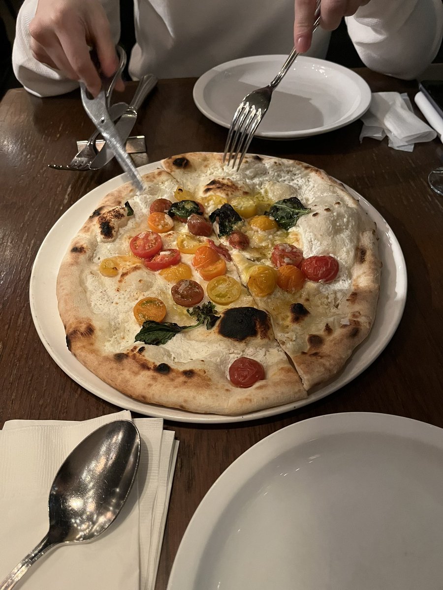 shino__827's tweet image. 今日は虎ノ門～六本木＆丸の内へ🫶
昼間からシャンパン🥂飲みながらアフヌンしちゃったし、気になってた展示会も行けて、夜はイタリアンレストランで美味しいディナーと充実した1日でした！！

#東京エディション虎ノ門 #六本木ヒルズ #森美術館 #六本木クロッシング2022 #A16丸の内