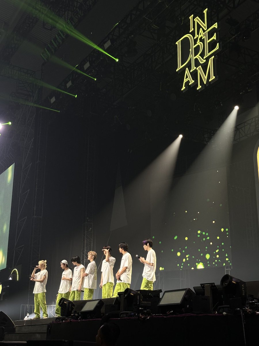oreobiscs's tweet photo. gak kerasa udah last day kalian in Indo:( THANK U FOR FORKING SO HARD DREAMIS💚 

THANK YOU NCT DREAM 
THANK YOU NCTZEN
THANK YOU DYANDRA

SEE YOU AGAIN 7DREAM
:(( https://t.co/iUKGwQtWv9
