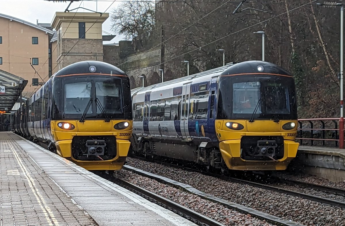DownOnTheStour's tweet image. It's Siemens/CAF time ⚡

A few bashes around the Airedale Lines on the fantastic looking Class 333 units. 👏

They still look futuristic to this day 😱

#RailwayPhotography #railwaytwitter #class333 #bradford #CAF