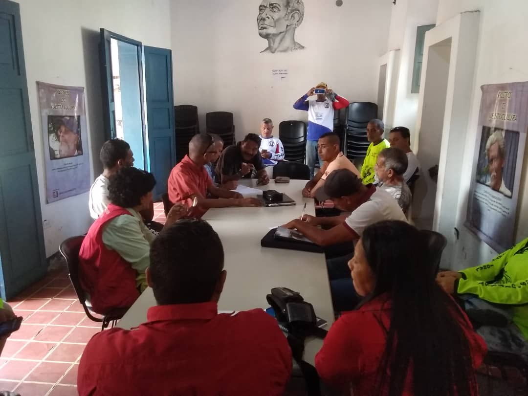 GabrielRPsuv's tweet photo. Instalación de la comisión de seguridad social y trabajador@s del municipio Bolívar, la cual tiene como finalidad trazar estrategias para el fortalecimiento y avance de los distintos movimientos en defensa de la clase obrera
#SomosLosDeChavez 
@NicolasMaduro 
@Soykarinacarpio https://t.co/6bl6Xl4Mp0