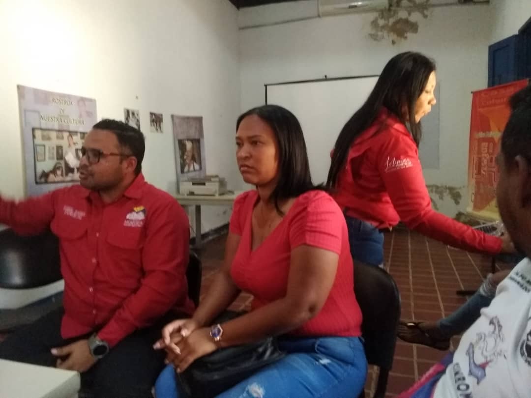 GabrielRPsuv's tweet photo. Instalación de la comisión de seguridad social y trabajador@s del municipio Bolívar, la cual tiene como finalidad trazar estrategias para el fortalecimiento y avance de los distintos movimientos en defensa de la clase obrera
#SomosLosDeChavez 
@NicolasMaduro 
@Soykarinacarpio https://t.co/6bl6Xl4Mp0