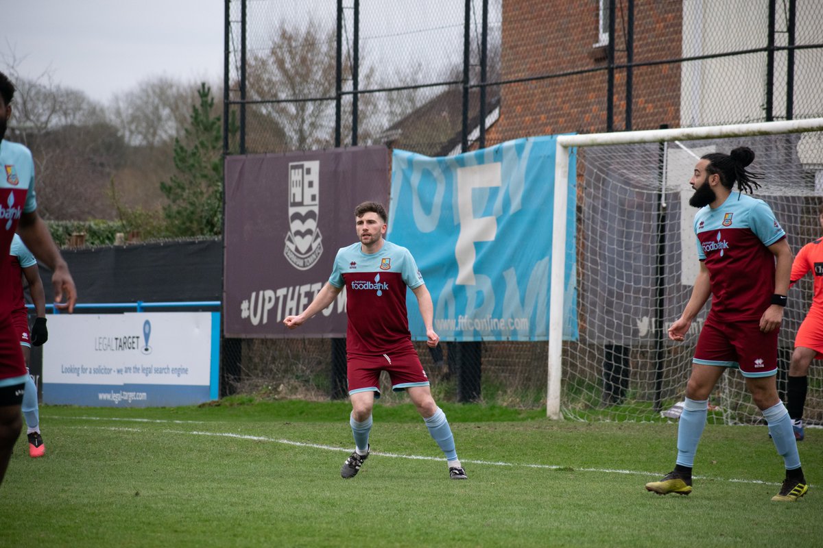 Farnham Town FC tweet media