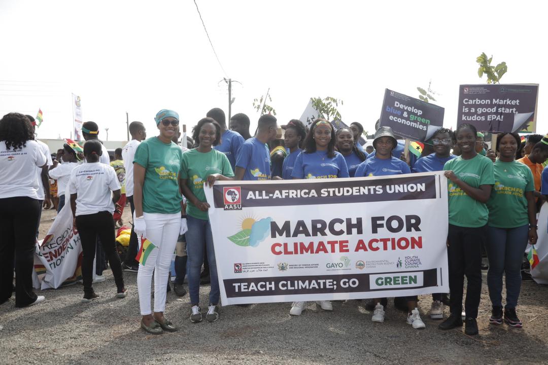 gayoghana's tweet photo. It has been 66 years of self rule and the youth are marching for clean air. What are you doing to promote #zerowaste and clean air?
#ClimateAction #JointheGreenSide #ClimateActionMarch #IndependenceDay #AASUClimateMarch #StopOpenBurning #NoWaste2Energy #AfricaforZeroWaste https://t.co/y5jqyY0kdy
