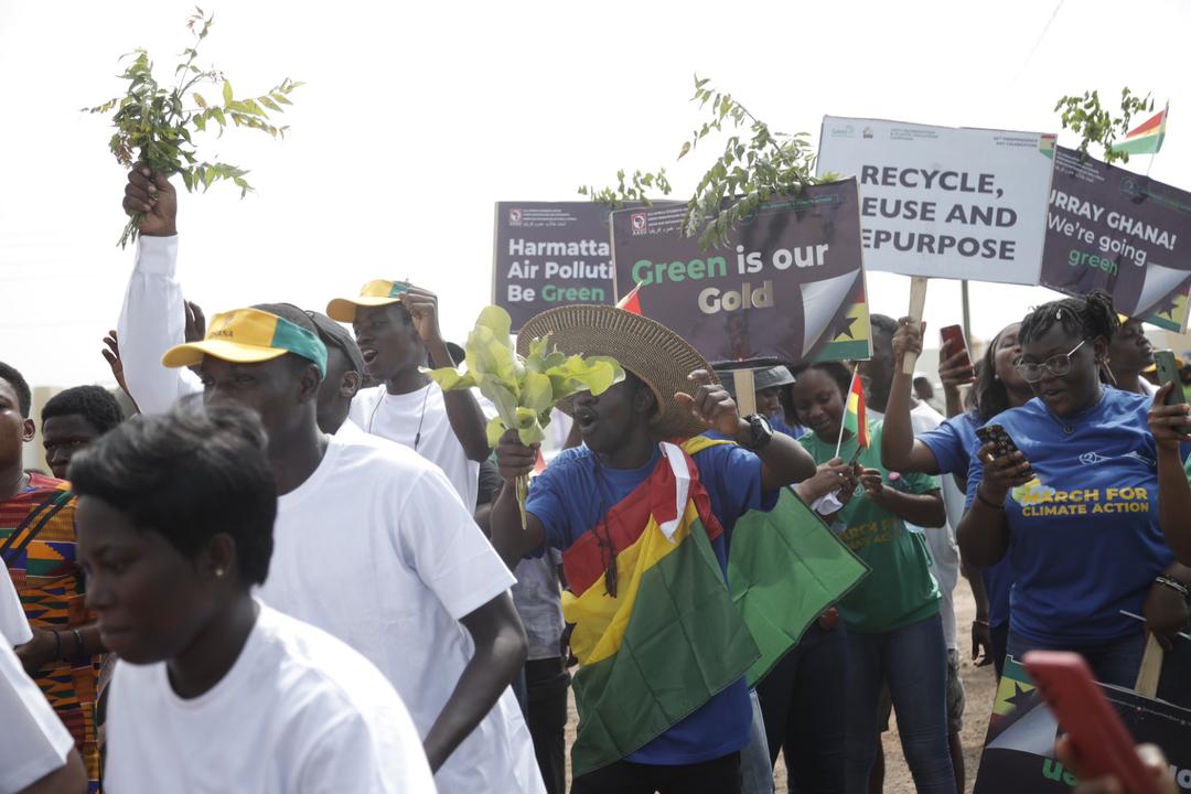 gayoghana's tweet photo. It has been 66 years of self rule and the youth are marching for clean air. What are you doing to promote #zerowaste and clean air?
#ClimateAction #JointheGreenSide #ClimateActionMarch #IndependenceDay #AASUClimateMarch #StopOpenBurning #NoWaste2Energy #AfricaforZeroWaste https://t.co/y5jqyY0kdy