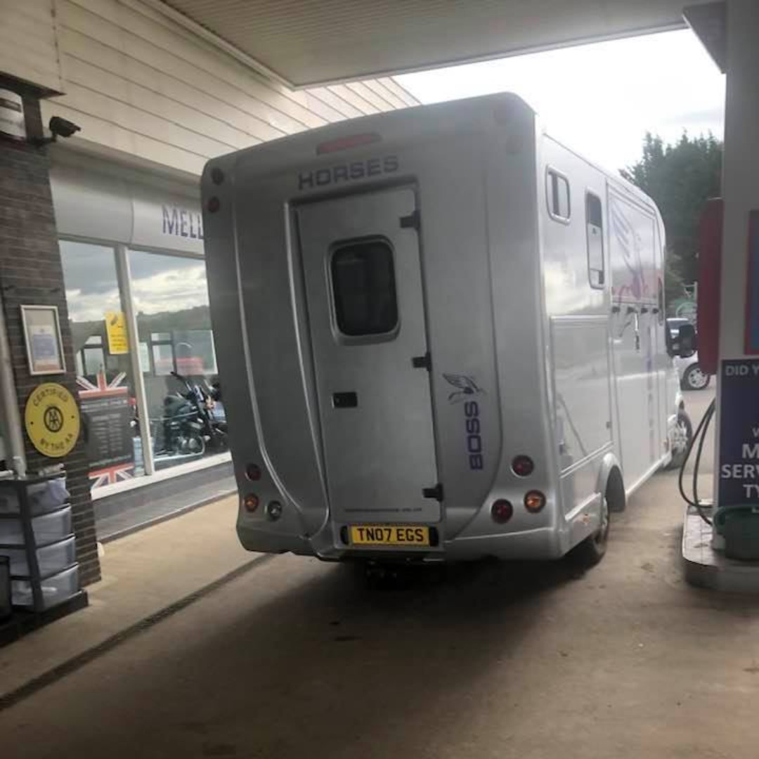 MellorsFuel's tweet image. We are able to accommodate your horsebox service and repairs 🐴
Make sure you and your horse are safe on the road this year

#horsebox #Springservice #mellorsgarage