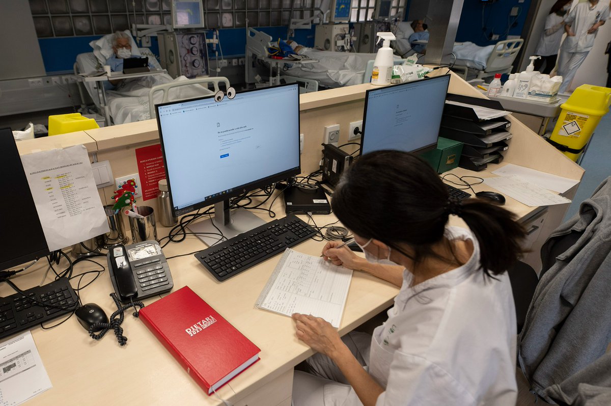 El ciberatac que ha rebut el #CLÍNIC afecta la nostra activitat assistencial habitual però s’està treballant de manera coordinada per determinar l’abast de la filtració i restablir la normalitat el més aviat possible.

Tota la informació 👉 bit.ly/3INd8E6