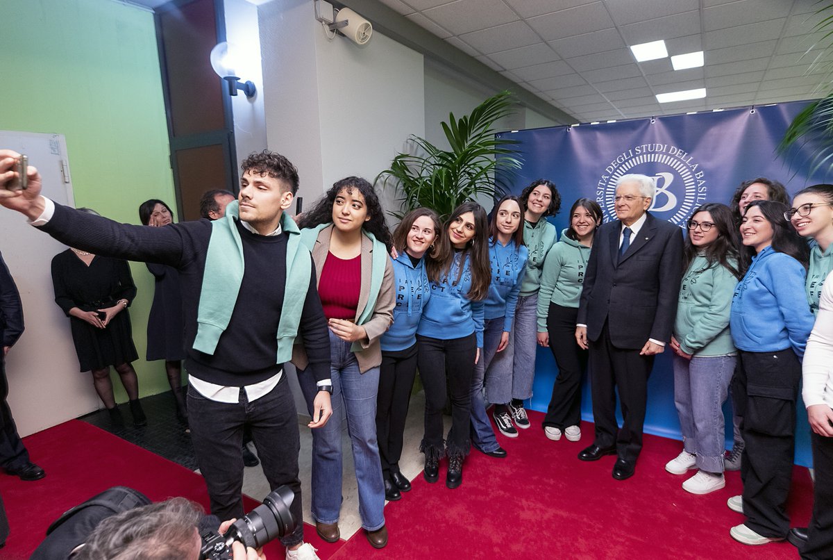 TV2000it's tweet image. #Migranti, monito di #Mattarella  sulla strage di #Cutro:
"il cordoglio deve tradursi in scelte concrete, operative, da parte di tutti, dell'Italia e della Ue, perché questa è la risposta vera". 
A #Potenza, inaugurazione anno accademico Università  della #Basilicata

#6marzo