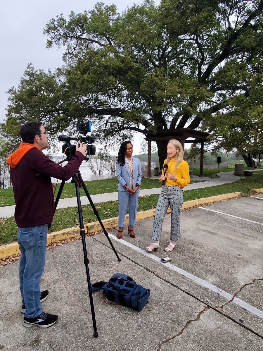 JaneneTate98's tweet photo. Up early with @MerrickRobyn and @CaliHubbard on @WAFB talking about our 143rd Founders' Month activities. For more, go to https://t.co/D14dUVuKxJ. #WeAreSouthern #HBCU #RYSSUBR #RYSSUNO #RYSSHREVEPORT https://t.co/peEJLJuNbt