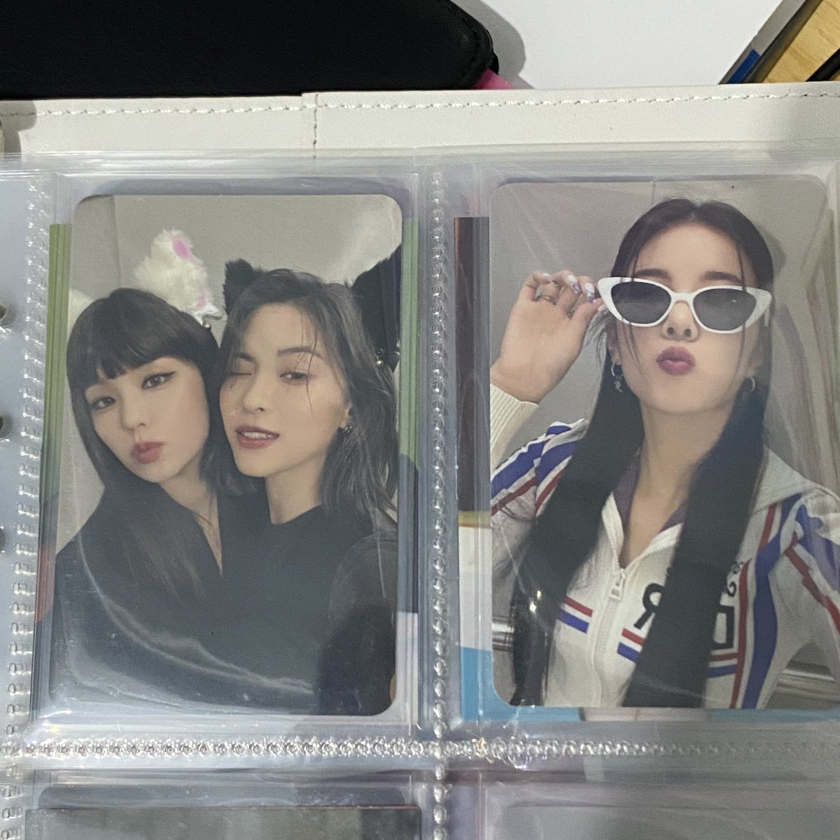 onlyryeji's tweet photo. ryeji haver na kami pareho ng bff ko irl &amp; in stan twt 😻 naiyak pa po siya sa tuwa (see 1st pic) HAHAHAHA

thank you @coliexicart 4 the smooth transaction po always 😭🫶🏻 https://t.co/rty5RcEWSI