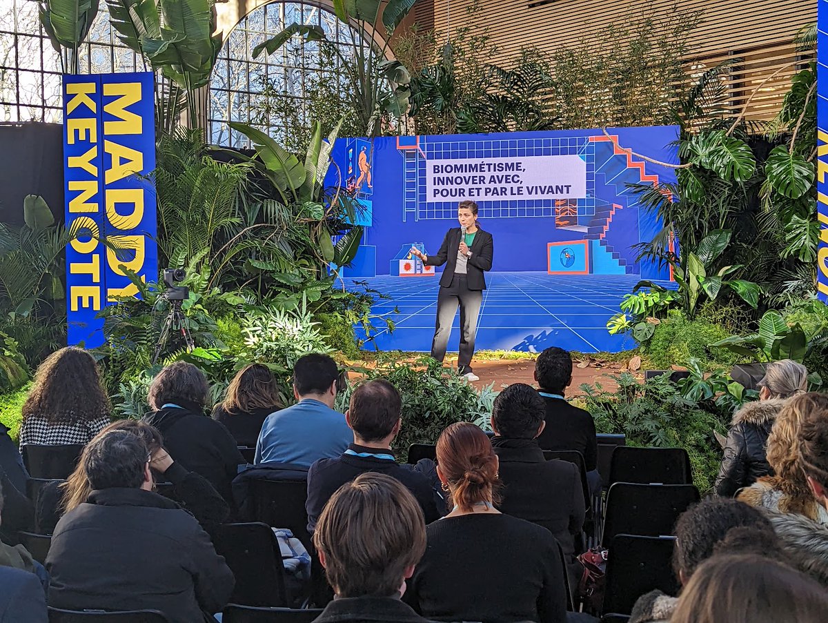 MaddyKeynote's tweet photo. 🎤 Lors de la @MaddyKeynote, la scène VISION nous transportait en pleine jungle. 🌿

#Deeptechs, enjeu de société pour l’#Europe, ou encore retour vers le futur de la #Frenchtech...

Le replay est à retrouver ici !🎬 https://t.co/hQZ9VBRm9d https://t.co/wLCwkXsRcp