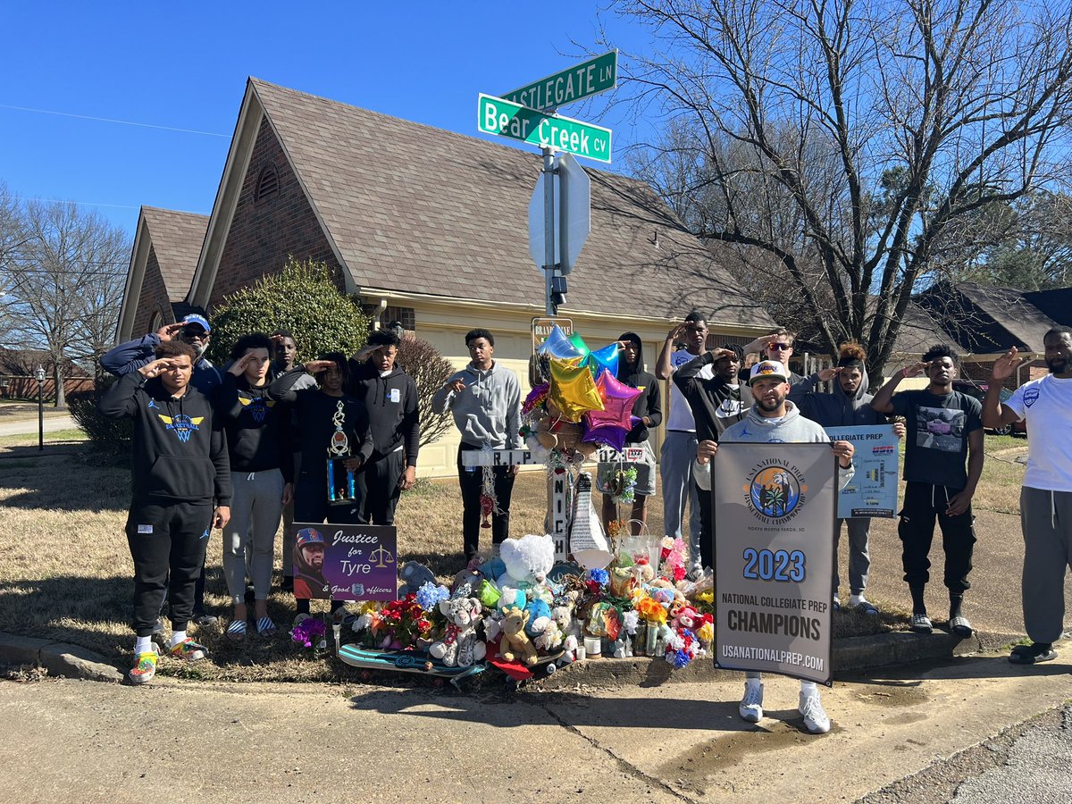 coachrayford's tweet photo. I feel like my job as a coach & mentor never ends. Today is a very special day for us we arrived back to Memphis as National Prep Basketball Champions.  I made it my duty to have my guys honor the life of Tyre Nichols. We have so many reason to be thankful and to be appreciative of. It’s much bigger than Basketball 🏀#Tyre #TyreNichols #Memphis #StandingForTyre #SaluteTyreNichols @tennprepacademy