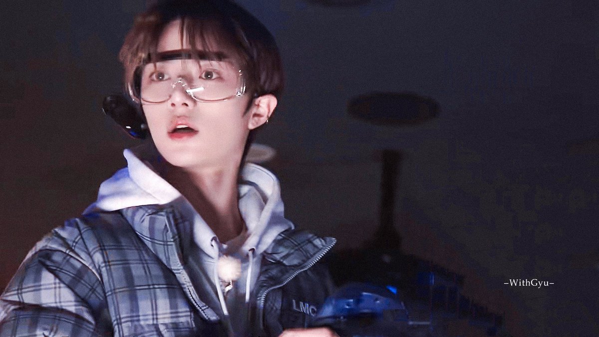 WithGyuuuu's tweet photo. #BEOMGYU 🥽 #범규 https://t.co/owvAnHi0og
