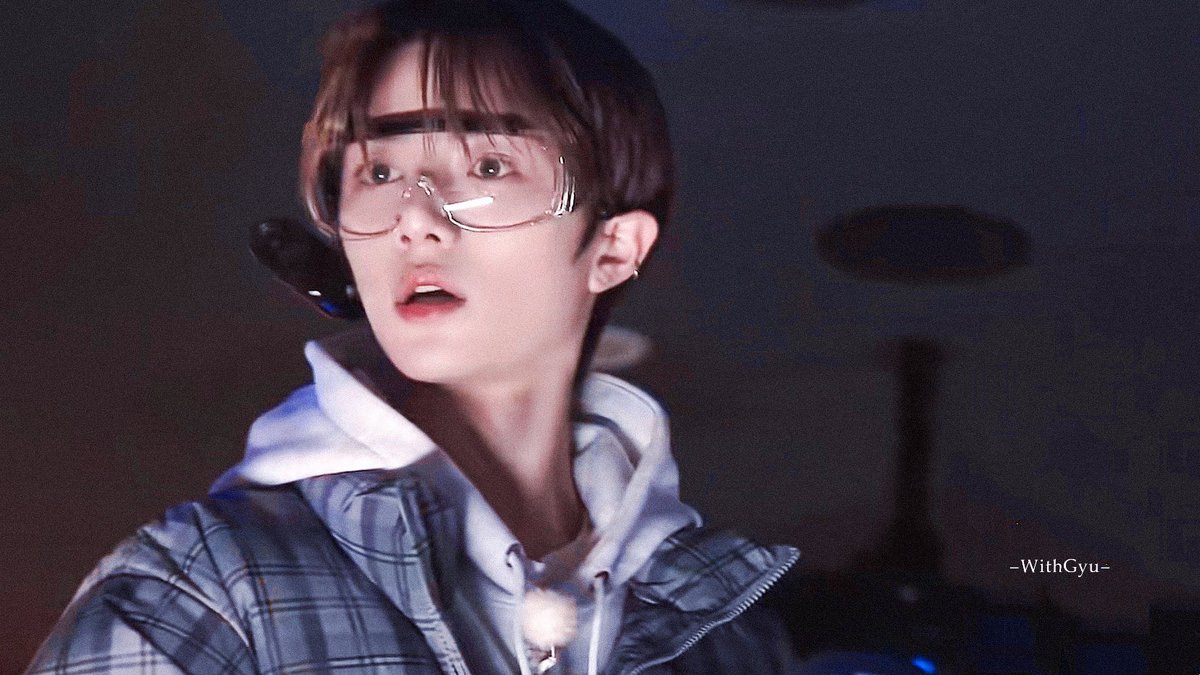 WithGyuuuu's tweet photo. #BEOMGYU 🥽 #범규 https://t.co/owvAnHi0og