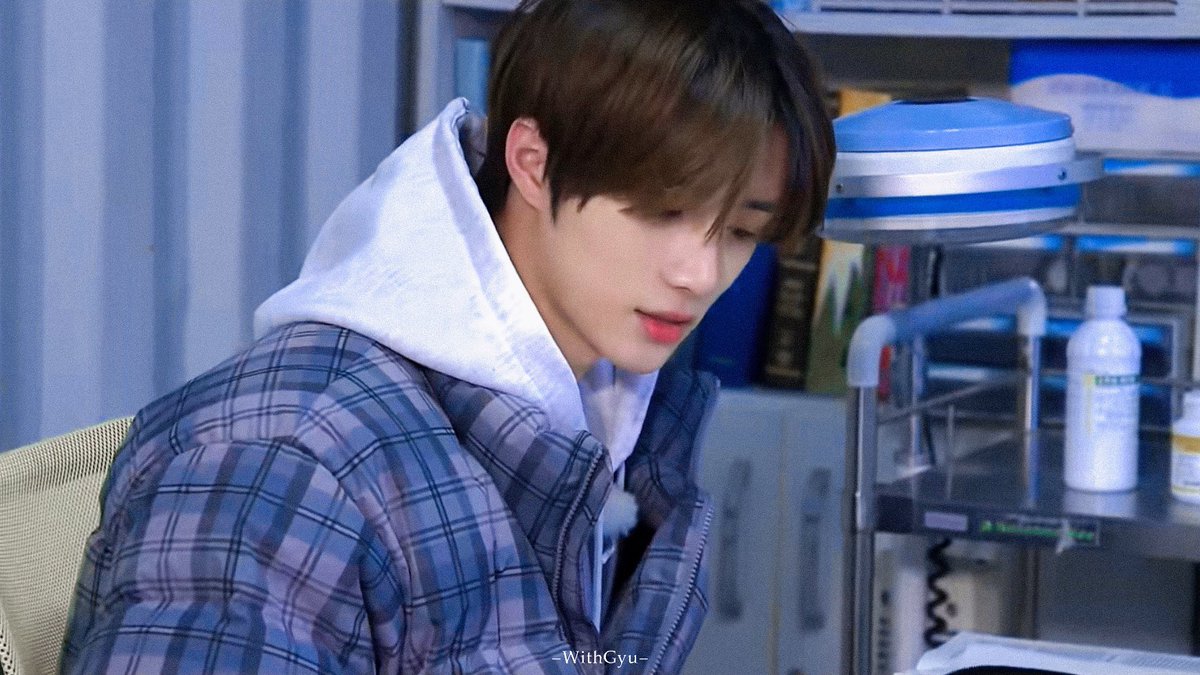 WithGyuuuu's tweet photo. #범규 🧊🫐#BEOMGYU https://t.co/7qXE6P9EFj
