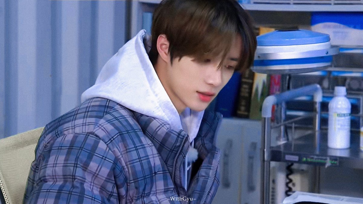 WithGyuuuu's tweet photo. #범규 🧊🫐#BEOMGYU https://t.co/7qXE6P9EFj