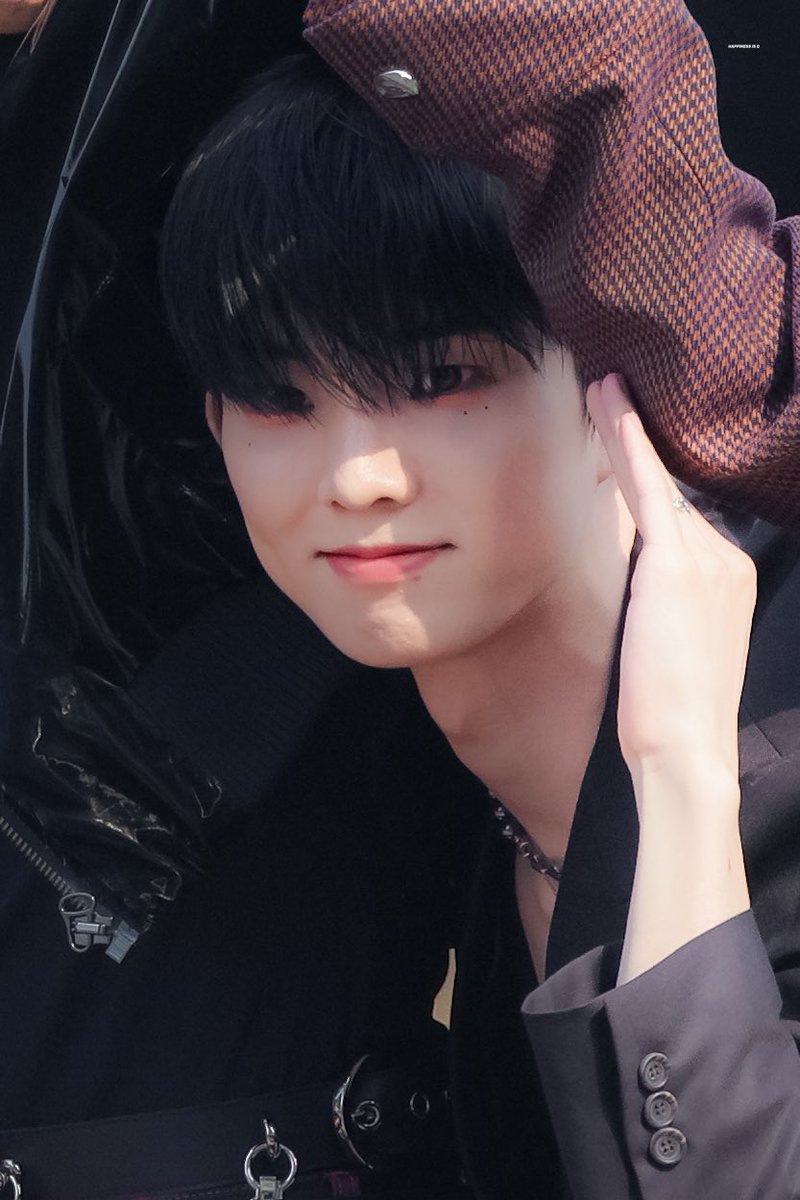 happinessisQ_98's tweet photo. HQ 230304 🫣
#더보이즈 #큐 #지창민 #THEBOYZ #Q https://t.co/wI0spRJhlN