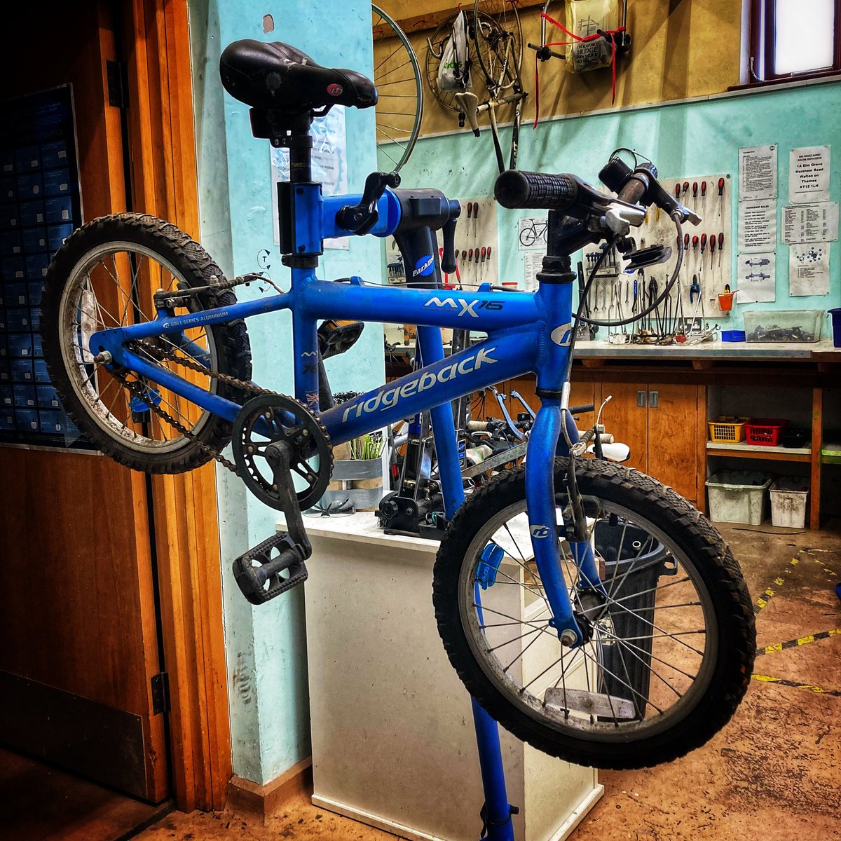 the_bicycle_boy's tweet image. Some people don’t understand why a kids bike service costs the same as an adult bike. #itsstillwork #itsstilltime #ridgeback #kidsbike #teachthemyoung #workshoplife #velolife #thebicycleboy #iphotography