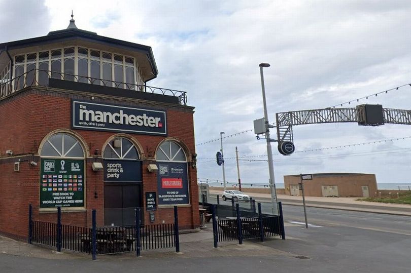 Record_Sport's tweet photo. Blackpool confirm tragic death of supporter after fatal injuries suffered in mass brawl following Burnley clash

https://t.co/tiCUn04yC1

Our thoughts are with the family and friends of the Blackpool supporter🧡 https://t.co/IOKkTJPNAz