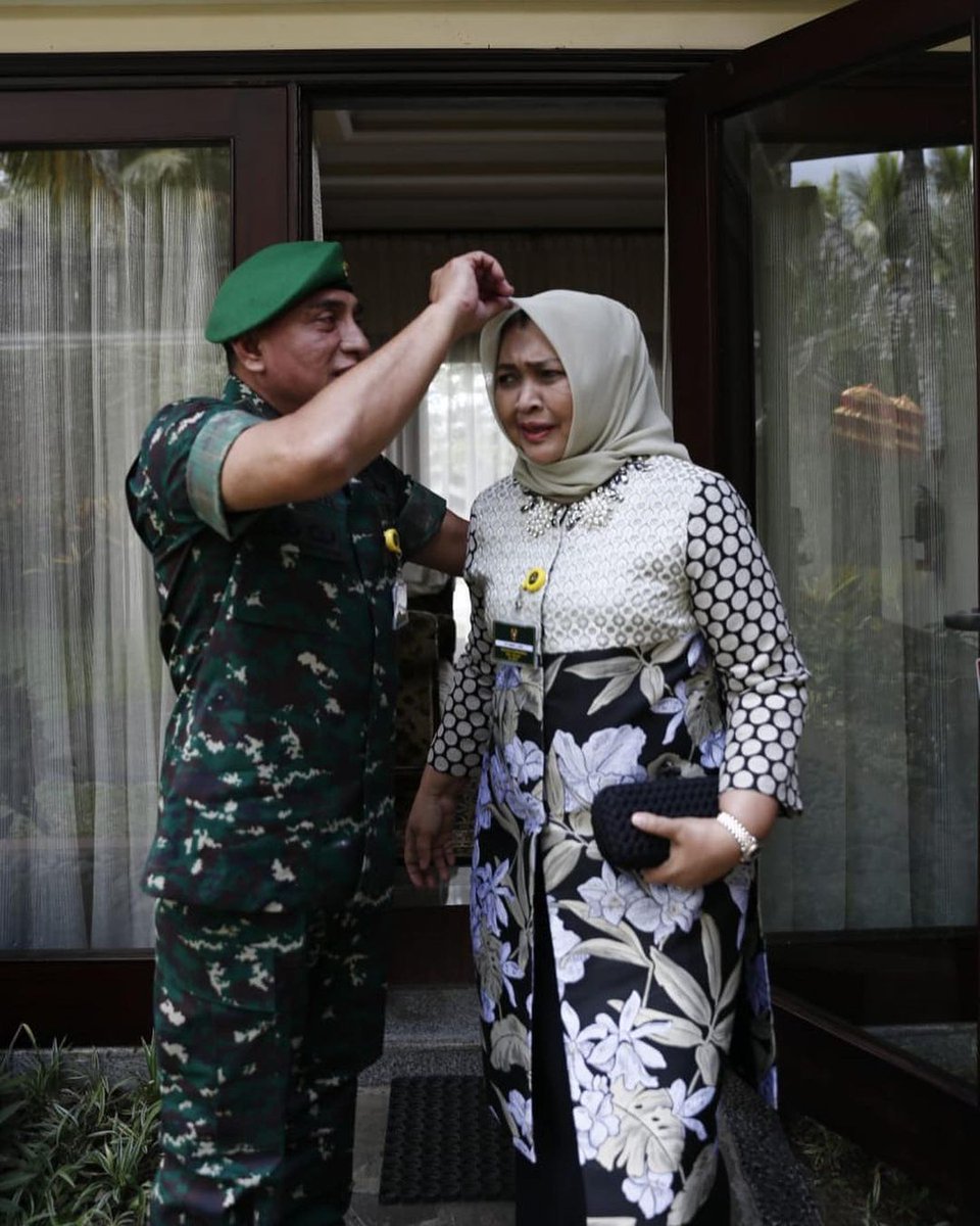 Sepanjang hidup saya menjalani peran sebagai istri seorang prajurit TNI memberikan pengalaman yang begitu berharga bagi saya, tentang keteguhan, keikhlasan dan kekuatan hati dalam merelakan suami pergi berjuang demi membela bangsa dan negara.  Dirgahayu KOSTRAD TNI AD ke 62 tahun