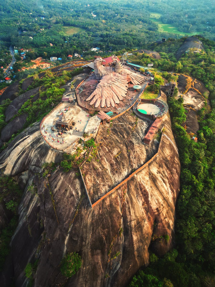 JayakrishnanIAS's tweet photo. World’s largest bird sculpture: Jatayu Rock Sculpture, Kollam, Kerala. An Architectural marvel by Rajiv Anchal @rajivanchal @JatayuEarth https://t.co/G88czAmLym