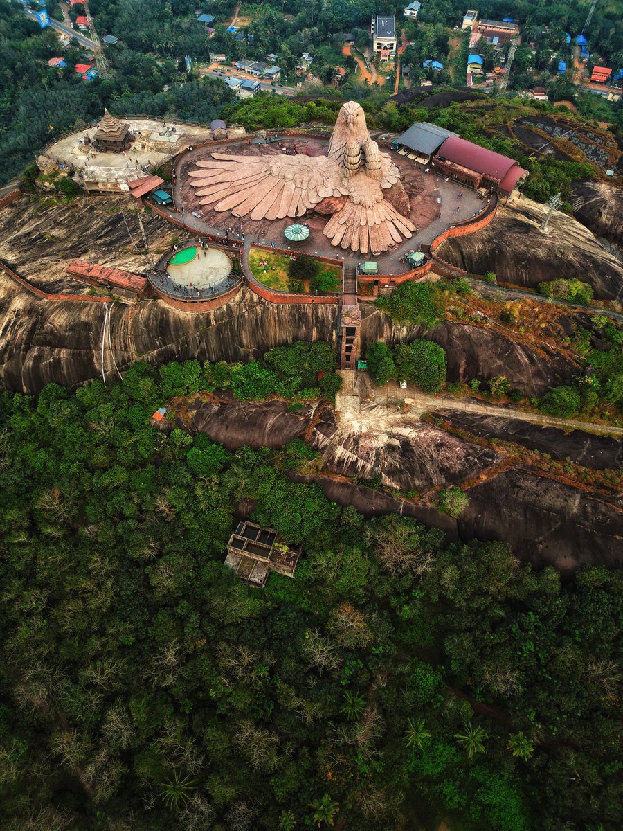 JayakrishnanIAS's tweet photo. World’s largest bird sculpture: Jatayu Rock Sculpture, Kollam, Kerala. An Architectural marvel by Rajiv Anchal @rajivanchal @JatayuEarth https://t.co/G88czAmLym
