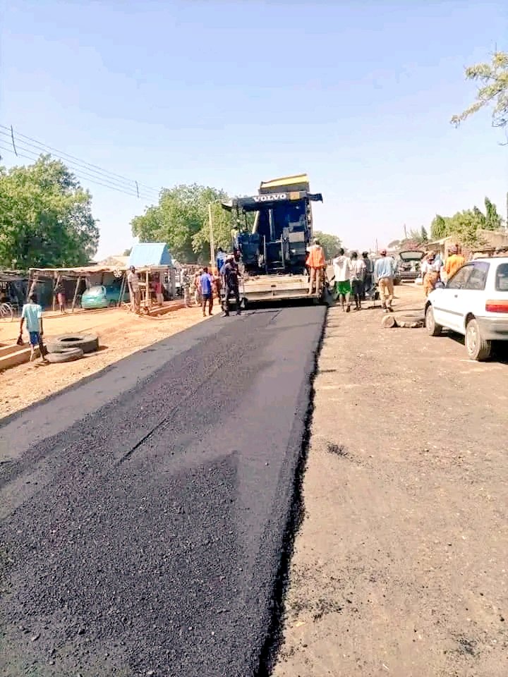 AbdulshakurJig's tweet photo. #BornoUpdate: Road Constructions and drainage Sector.
By Sir! @ellawanm
The unprecedented transformation of Borno state continues, as Prof Babagana Umara Zulum's administration continues with the road constructions and more infrastructural works, God bless you Sir! 🙏 https://t.co/NlGWNnLKJy