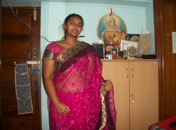 thadavalpathy's tweet photo. One of my friend @Dalapolavaruma mom's hot pic. 😘😘😘

#IndianAunty #FriendsMom https://t.co/4BMRNqiBo8