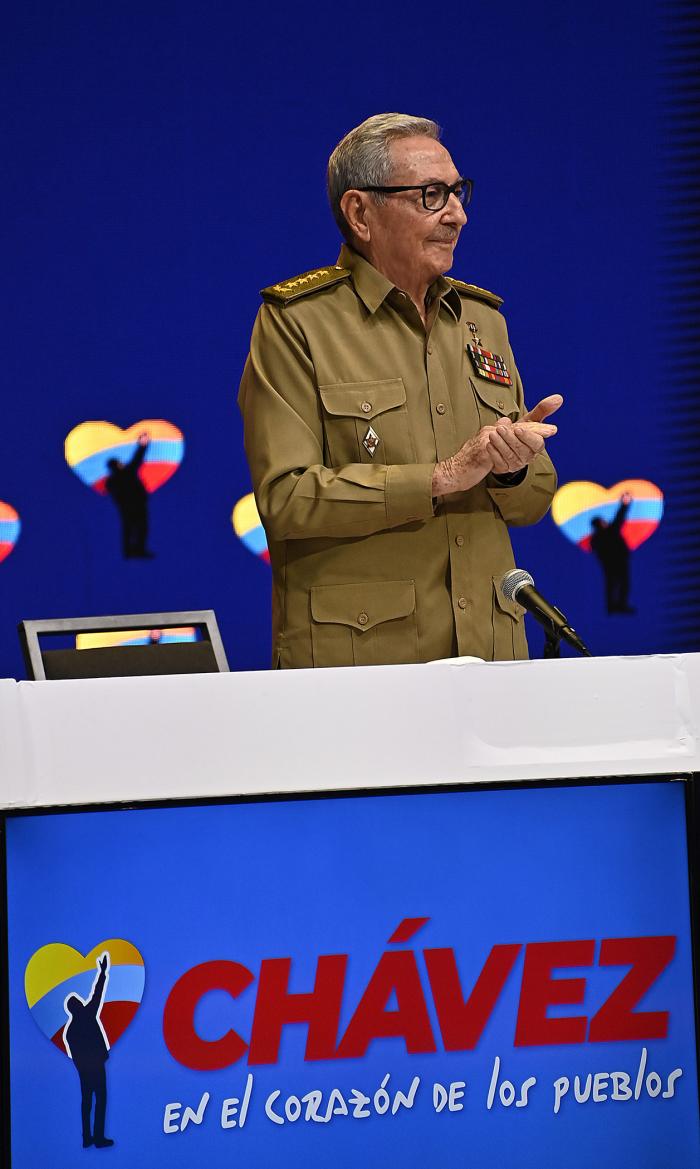 Conmovedor discurso de nuestro General de Ejército Raúl Castro Ruz este domingo en homenaje a #ChavezVive. "Con mucho dolor sufrimos su partida. Chávez fue nuestro hermano de lucha, que se ganó instantáneamente la simpatía de nuestro pueblo...". #Cuba <a href="/DiazCanelB/">Miguel Díaz-Canel Bermúdez</a> <a href="/UJCdeCuba/">UJC de Cuba</a>