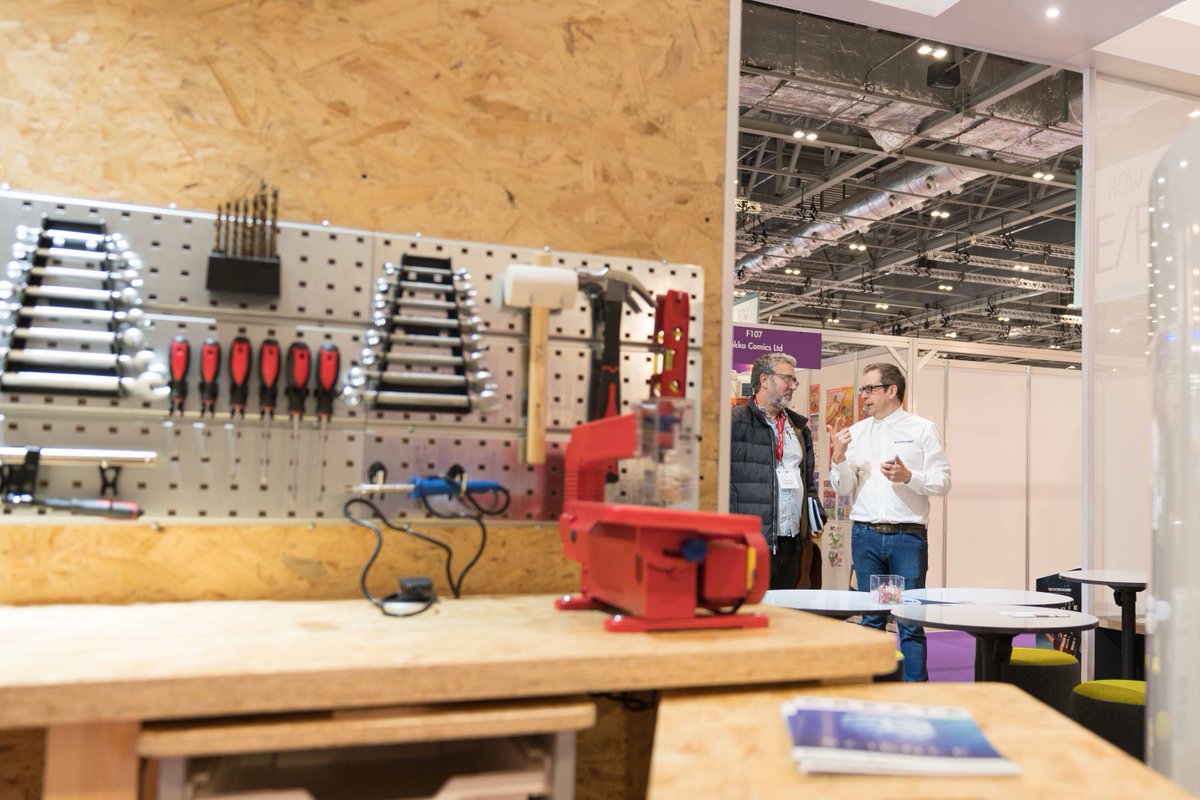 Loads of sockets, tonnes of storage and a worksurface that’s not afraid of hammers.  Create your Explore Zones for STEM learning. bit.ly/3K6QtoC 

#6KeyLearningZones #EffectiveLearningSpaces