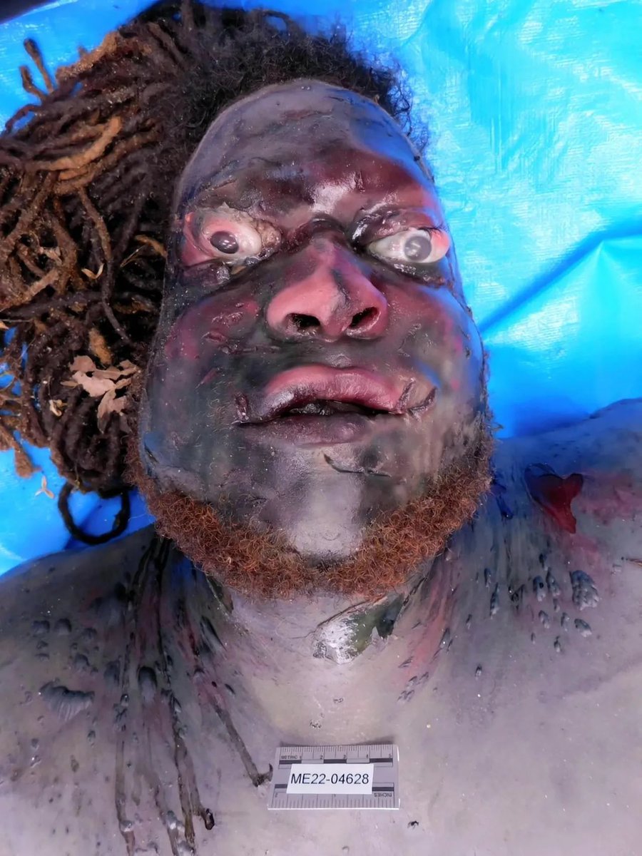 keep6ixsolid's tweet photo. Meet Khalil Azad a 24 year old unarmed black man who FLED FROM officers of THE ROBBINSDALE POLICE DEPARTMENT, was BEATEN TO DEATH. After beating him, #RobbinsdalePD THREW HIS LIFELESS BODY IN THE LAKE. Be advised this horrific police beating (state sanctioned violence) took place in Robbinsdale, MInnesota just miles away from where #GeorgeFloyd was murdered by Minneapolis Police.