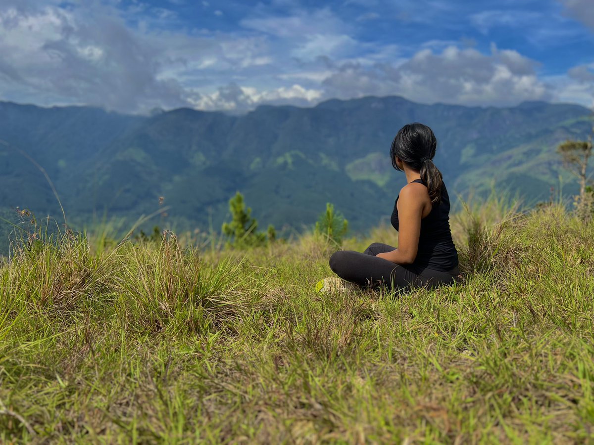 rumashii_d's tweet photo. Torn between being a mountain girl and an ocean girl⛰️🪷🌿🌥️🌾 https://t.co/1IM4FAlGj1