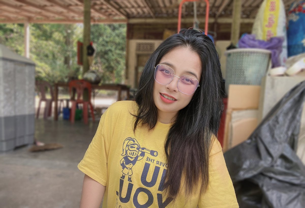 CoopetEve's tweet photo. ถ้าไม่ชอบติดหรู หันมาชอบพี่ดูสิคะ 😜🤍 #เด็กตรัง https://t.co/MnHcXP0RFV