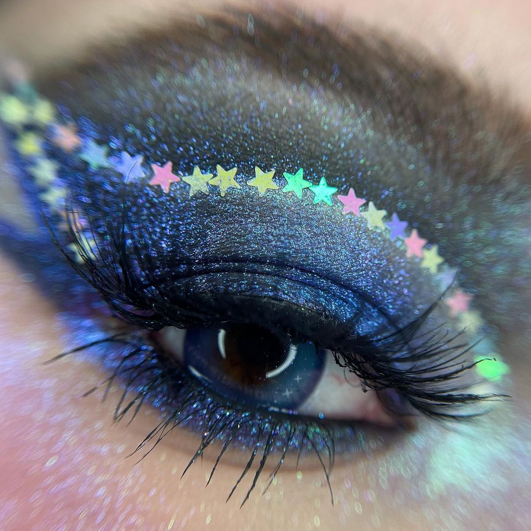 Starry-eyed 💙⭐ Love this creative look from <a href="/IcarusMua/">icarus_mua</a> 🔥

Using our Black Gel Eyeliner 👌

🛒 Intense Black, Waterproof Gel Eyeliner 👉 🛒 >> bit.ly/2o2bVnb
🌱 Vegan &amp; CF.

#LondonCopyright #LondonCopyrightCosmetics