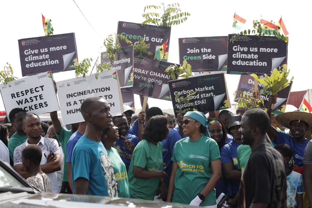ckagbesi's tweet photo. It is been 66 years of self rule and the youth are now marching for clean air, what do you think your outfit is doing to promote zero waste and clean air???
#AASUClimateMarch
#StopOpenBurning https://t.co/o860wEHHSf