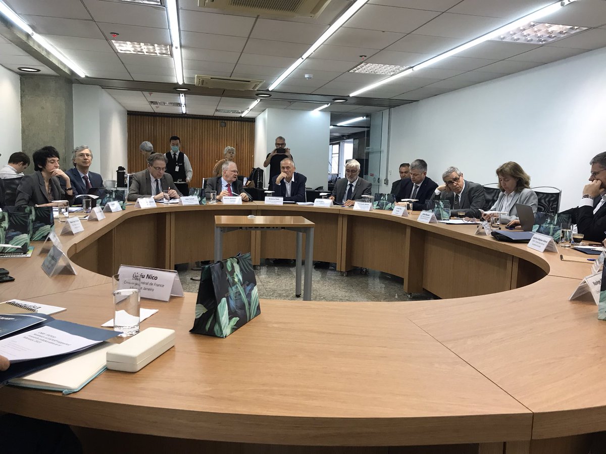 🌎 #CNRSinternational Visite du <a href="/CNRS/">CNRS 🌍</a> dans l’état de Sao Paulo 🇧🇷🇫🇷Première réunion de la journée avec la <a href="/AgenciaFAPESP/">Agência FAPESP</a> autour des grands projets océans, Amazonie, humanités, sciences biologiques et beaucoup d’autres collaborations actives.