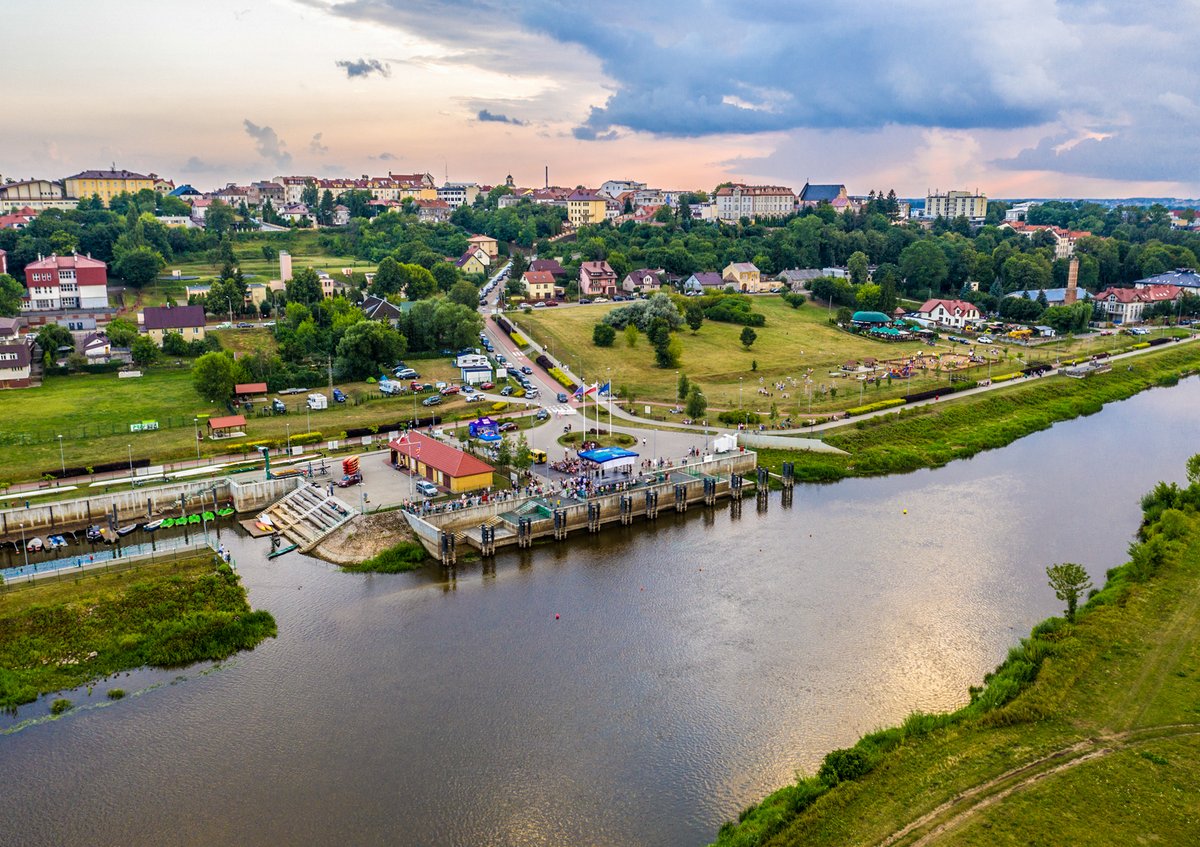 Poznaliśmy oferty na budowę bulwarów nad rzeką Narew w Łomży! Co może powstać w ramach tej inwestycji? Szczegóły: lomza.pl/index.php?wiad….