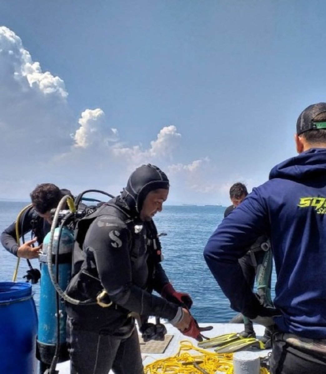 🟡 Al DÍA con la ET ⬇️ 
#SomosLosDeChávez 💟

🫵 Localizan sin vida a uno de los buzos desaparecidos en Anzoátegui
#Anzoátegui Los buzos realizaban una inspección antinarcóticos de salida a un buque en la Bahía de José

💟 <a href="/Anth0o15/">Anthony</a> <a href="/KarenBo002/">KarenBo2</a> <a href="/SnhaJose/">José Snha 🇻🇪</a> <a href="/keylabreto/">keyla</a>