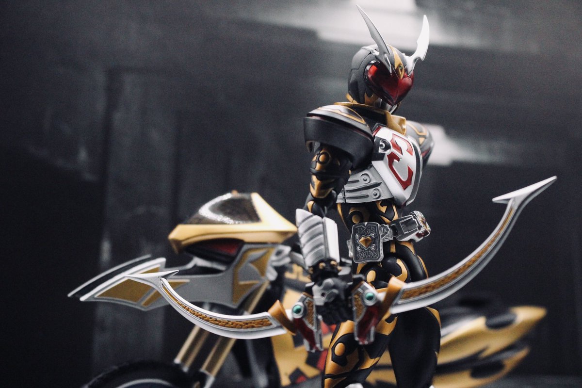 bundodo1326's tweet photo. #夜のフィギュア撮影会
【フリー】

何が進歩したとして
変わらないもの 大切な”言葉”だけ語れ
your mind…

相川七瀬
『Round ZERO ～BLADE BRAVE～』より

#仮面ライダー剣
#仮面ライダーブレイド
#仮面ライダーカリス
#相川始 https://t.co/7oCeIjmOQU