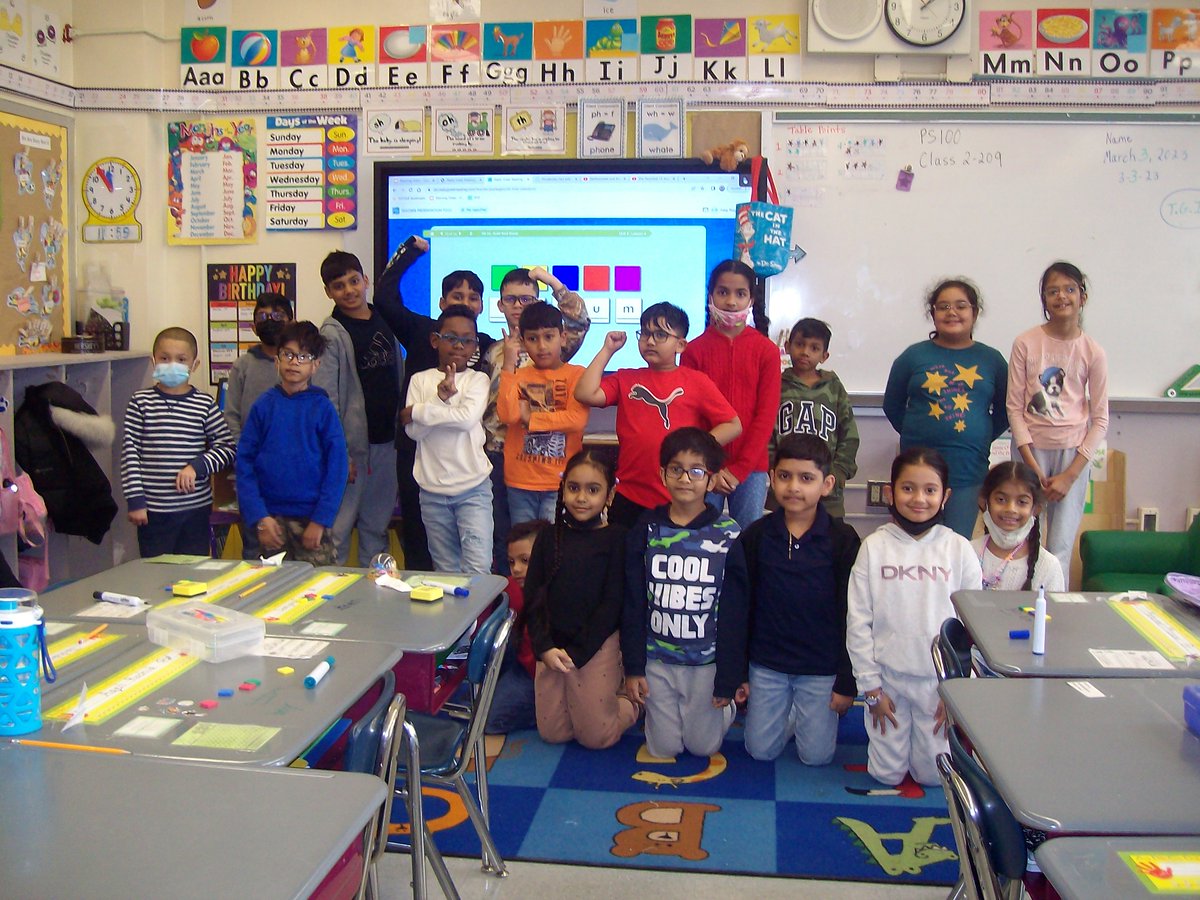 100qPs's tweet photo. More of P.S.100's 2nd grade working hard!! @NYCSchools @D27NYC https://t.co/EYwk27xZrQ