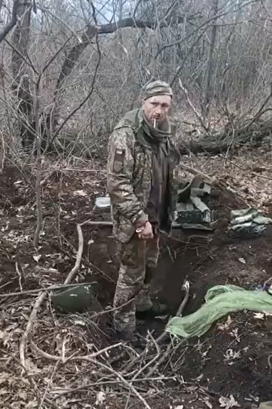 censor_net's tweet photo. ⚫ Окупанти впритул розстріляли беззбройного українського воїна. ВIДЕО 21+

https://t.co/tJ5UTRZqDA https://t.co/ZOgs2M7z0y