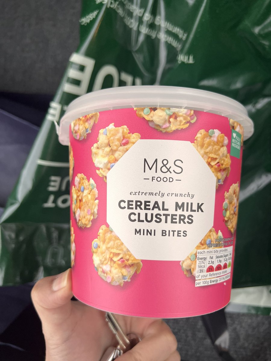 shaazeeb's tweet photo. @marksandspencer how can a product with pork gelatine be labelled as suitable for vegetarians? #marksandspencer #halal #kosher #vegetarian #fsa #foodstandardsagency #falseadvertising #dailymail #bbc https://t.co/sLBDDchdbr