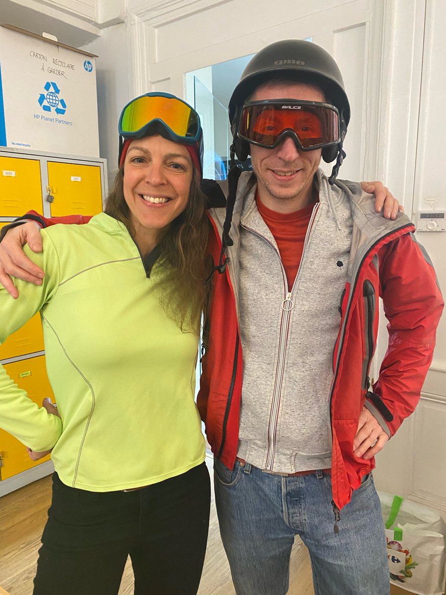 [RACLETTE PARTY 🧀 ❄️⛷🏂 ] Ces midis d'hiver où les coworkeurs se prennent pour "Les Bronzés font du ski" autour d'une bonne raclette ! #ADM #Atelierdesmédias #Lyon #Coworking #raclette