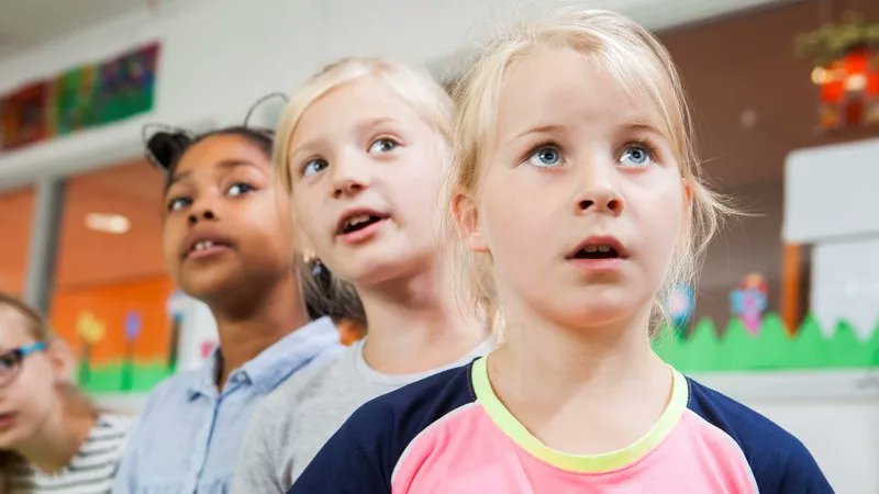 De effectieve interventie ‘Leer te durven!’ helpt kinderen beter om te gaan met angst om zo angststoornissen te voorkomen. Om de landelijke bekendheid te vergroten is met een implementatie-impuls een train-de-trainer ontwikkeld. buff.ly/3ZkNIEZ