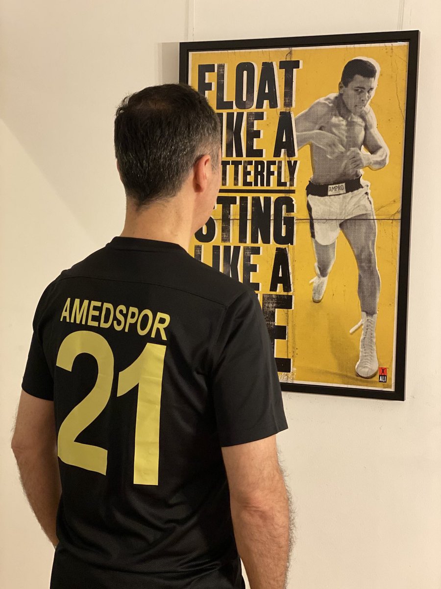 Nach allem, was #Diyarbakır wegen des Erdbebens durchmacht, werden Spieler &amp; Fans des kurdisch-türkischen Vereins #Amedspor rassistisch beleidigt &amp; angegriffen - unerträglich, so viel Hass &amp; Hetze. Bu ırkçı saldırı ve fiziksel şiddet asla kabul edilemez. #Amedsporyalnızdeğildir