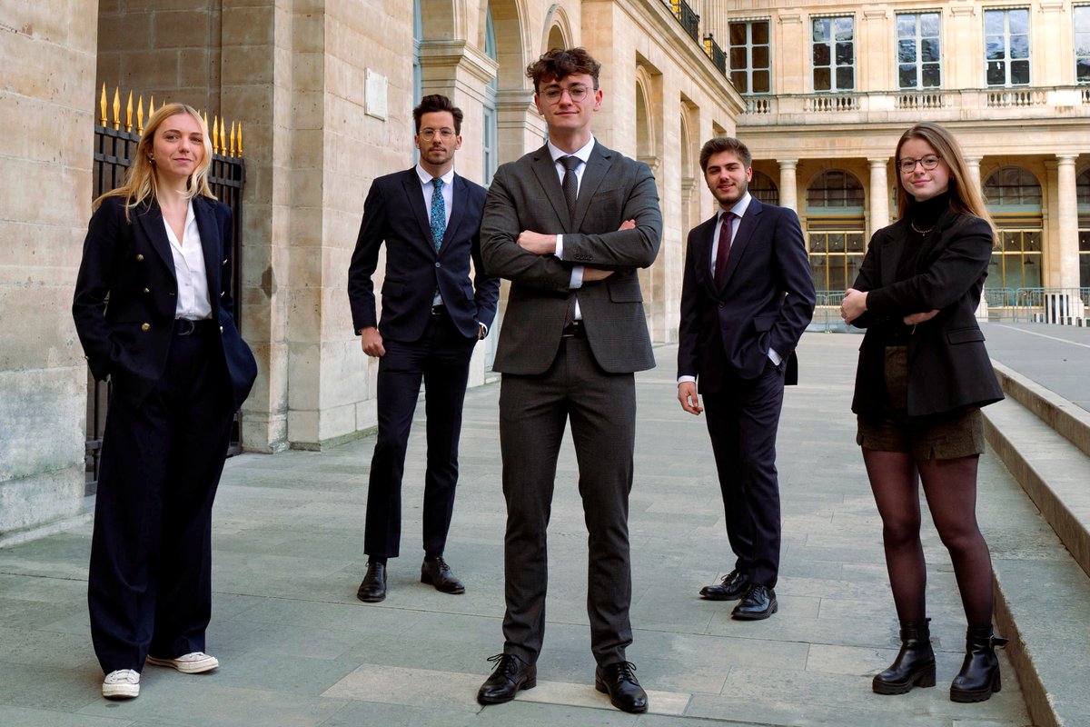 Assas_DPE's tweet image. [ADPE] L&apos;association est heureuse de vous présenter son nouveau bureau 2023. La composition du bureau est à retrouver sur le site web du master.
👉🏻masterdpe.com/bureau-de-ladp…