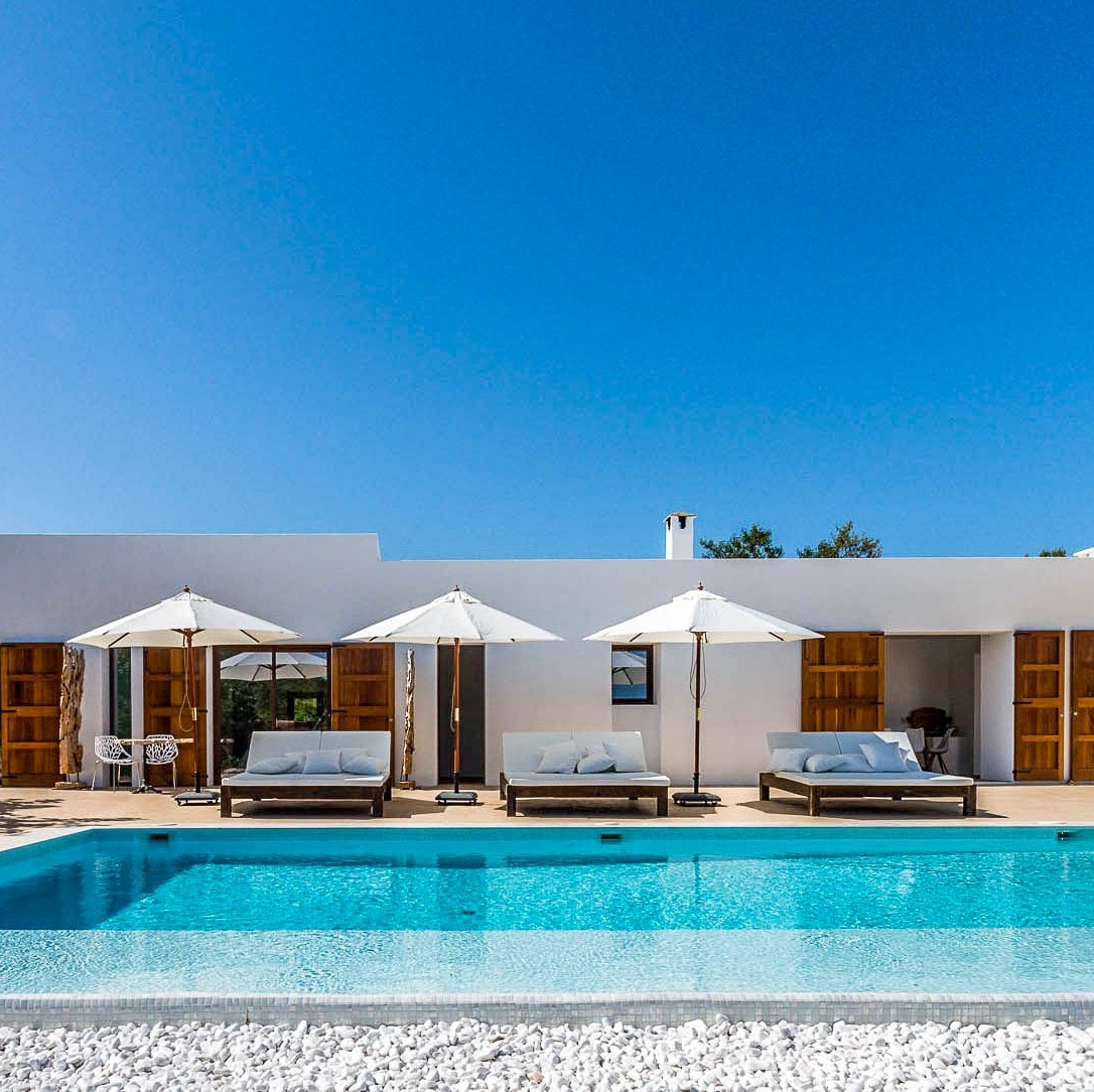 Plum Guide tweet media