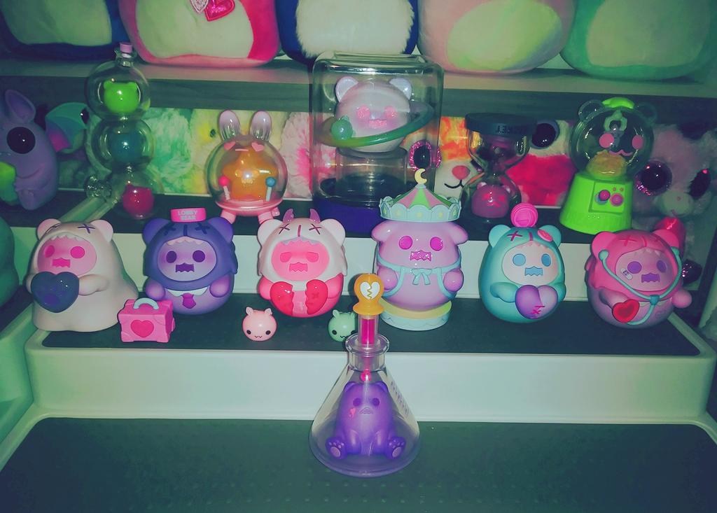 Miichel701's tweet photo. #shinwoo #plush #plushies #figures #lifestyle #stuffedanimals #toys #toy #kidcore #collector #collectibles #kidwave #toycore #toywave #plushcore #squishmallows #lalaloopsy #ty #beanieboos #ghostbear #ghostbears #aesthetic #maximalist #maximalism #collection #findingunicorn #mgae https://t.co/vNKCcsJeaG