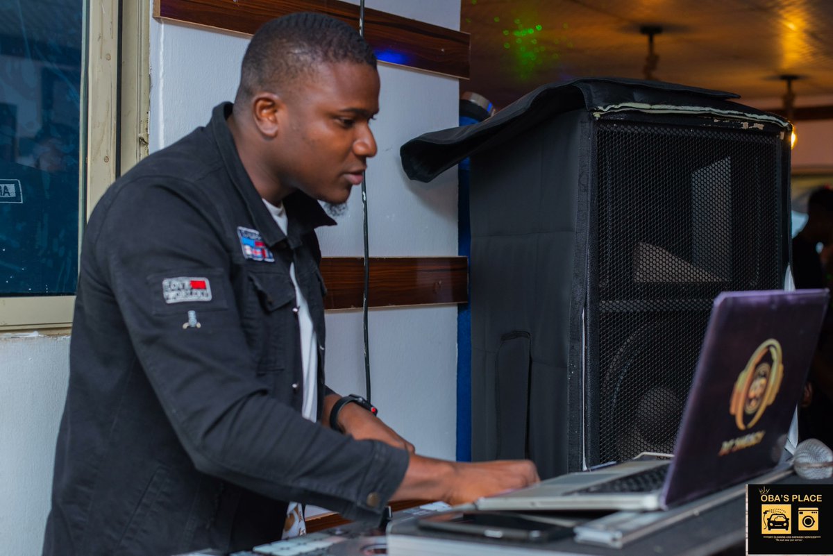 ObasPlace's tweet image. Relax, unwind, and enjoy the good life at our lounge. We've got the perfect ambiance for you. It's always fun @obasplace, our #karaoke night is always very thrilling and exciting. 
#LoungeVibes #ChillOut #RelaxationStation #Nightlife #GoodLife