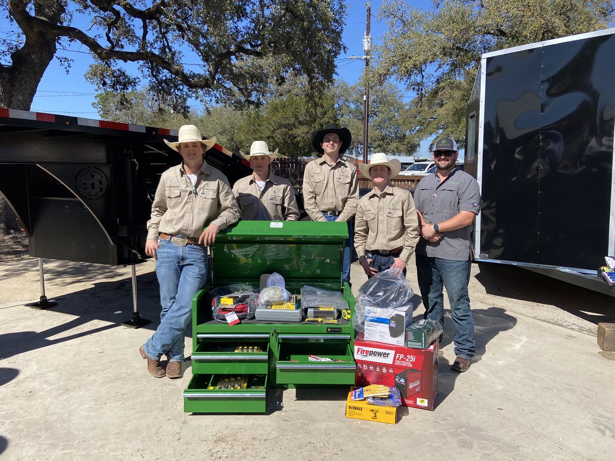 TellusEquip's tweet photo. Comal County Ag Mechanics Show Award Winners! Grand &amp; Reserve Overall. Congratulations guys!

#wetendtotexas #tellusequip #johndeere #comal #agmechanics #mechanic https://t.co/K1lHNg5u5F